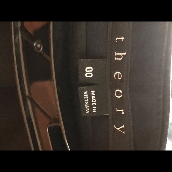 Theory collarless  blazer - Picture 3 of 4